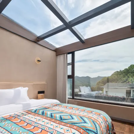 Hidden Valley Homestay (Zhongling Cableway Store in Laojunshan Scenic Area)