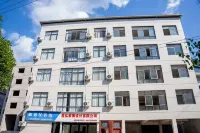 Hefeng Fengluo Guesthouse Hotels near Hefengyizhong Library