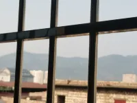 Baise Jingfeiman Business Hotel - vue sur la montagne