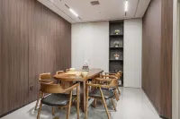 Cloud Journey Hotel (Bell Tower Xi'an Railway Station Subway Station) - Bãi đậu xe