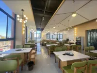 Anning Qifeier Hotel
