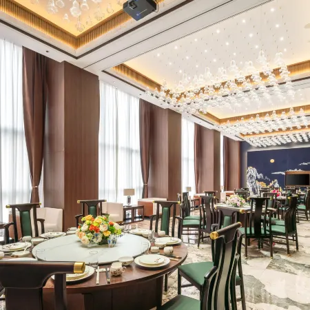 Jingtai International Hotel - Baoji Qishan High-speed Railway Station