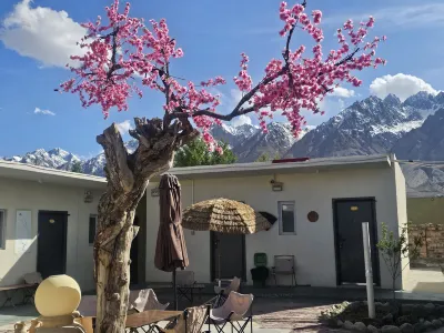 Tashkurgan Mountain Snow Lodges