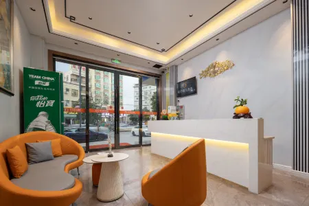 Ledong Juzi Feifan Hotel (Huangliu Station) Отели рядом с достопримечательностью «Yinggehai Salt Flats»