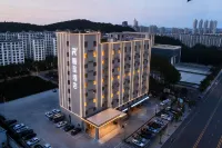 Licheng Hotel, high-speed railway station South Street, Yantai Hotels near Zhifu Island