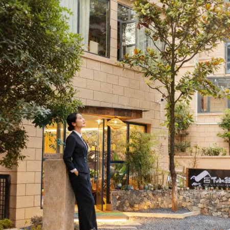 Shexia Xiaozhu Homestay (Zunyi Poly Future City Branch)