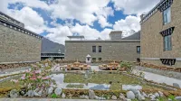Yading Zhaxi Kongshu Tibetan Culture Theme Hotel Hotels in 