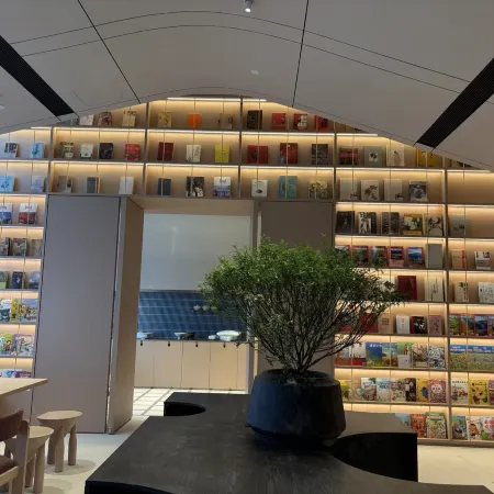 Yuexiong Hotel (Nanning Qingxiu District Longhu Tianjie)