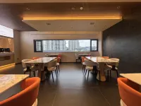 Cyber Firefly E-Sports Hotel (Shangrao Yanshan Hekou Ancient Town) - Parkering