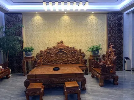 Malipo Xin Yu Business Hotel
