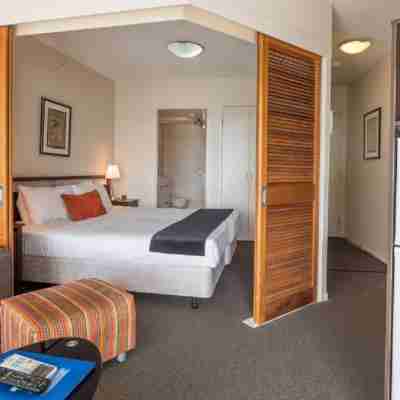 Broadbeach Savannah Resort Rooms
