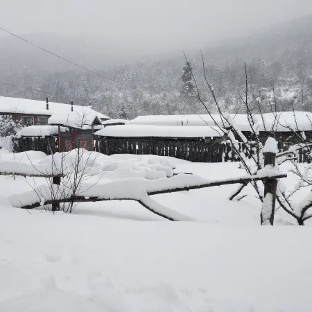 Xuegu Xinfu Guest House
