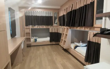 普吉島機場廣場飯店