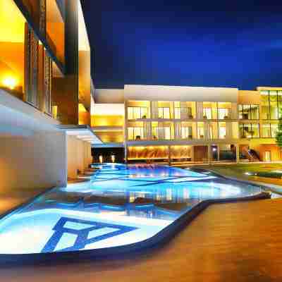 The Signature Hotel Airport Hotel Exterior