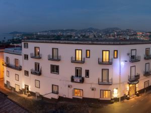 Naro Suites and Rooms