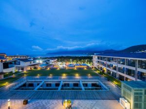 Grand Rezen Hotel & Resort