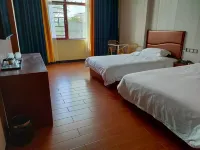 永州六福酒店 鄰近衣錦惠服裝批發城親子遊樂園（珠山店）的酒店