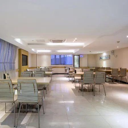 City Comfort Inn (Wuzhou Qiloucheng)