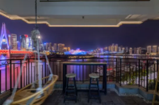 ART River View Apartment