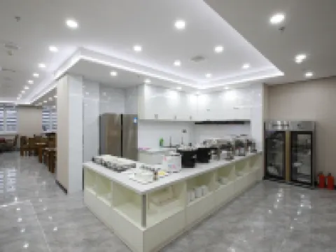 Huihai Hotel Hotels in Xinbin