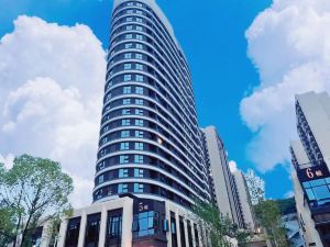 Zifeng Apartment (Yichang YiLing Development Avenue)