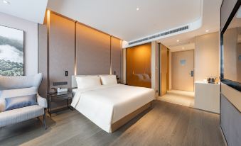 Atour Hotel (Shanghai New International Expo Center Yanggao South Road Metro Station)
