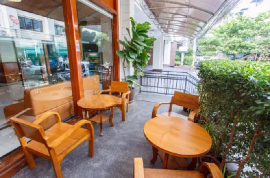Fa Dragon Hotels near Chang Khlan