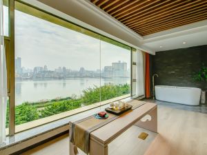 Jinming Seaview Apartment (Zhuhai Wanchai Port International Convention and Exhibition Center)