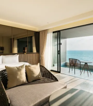 สระว่ายน้ำสกายหันหน้าเข้าหามหาสมุทร