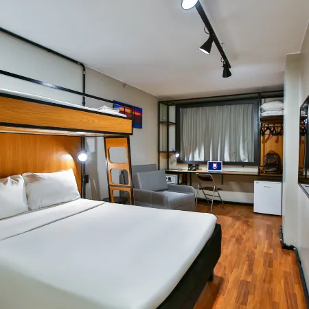 Ibis Copacabana Posto 2 Отели рядом с достопримечательностью «Гора Пан-ди-Асукар»