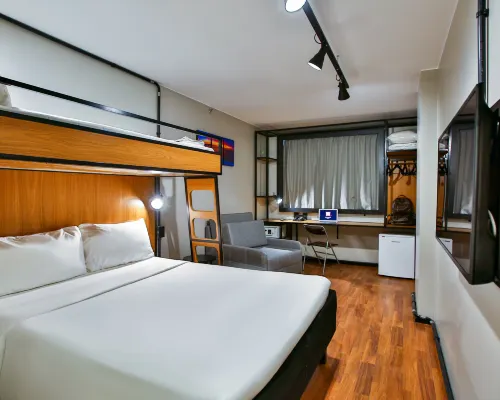 Ibis Copacabana Posto 2 Hotels near Leblon