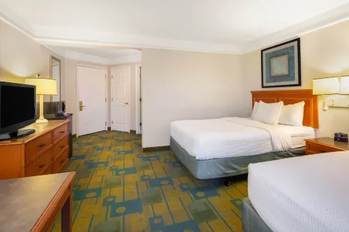 La Quinta Inn & Suites by Wyndham Ft. Lauderdale Plantation فنادق في ديفي