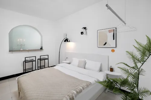 Bear House · Guomao Premium Audio-Visual Homestay (Kaili Guomao Shopping Mall)