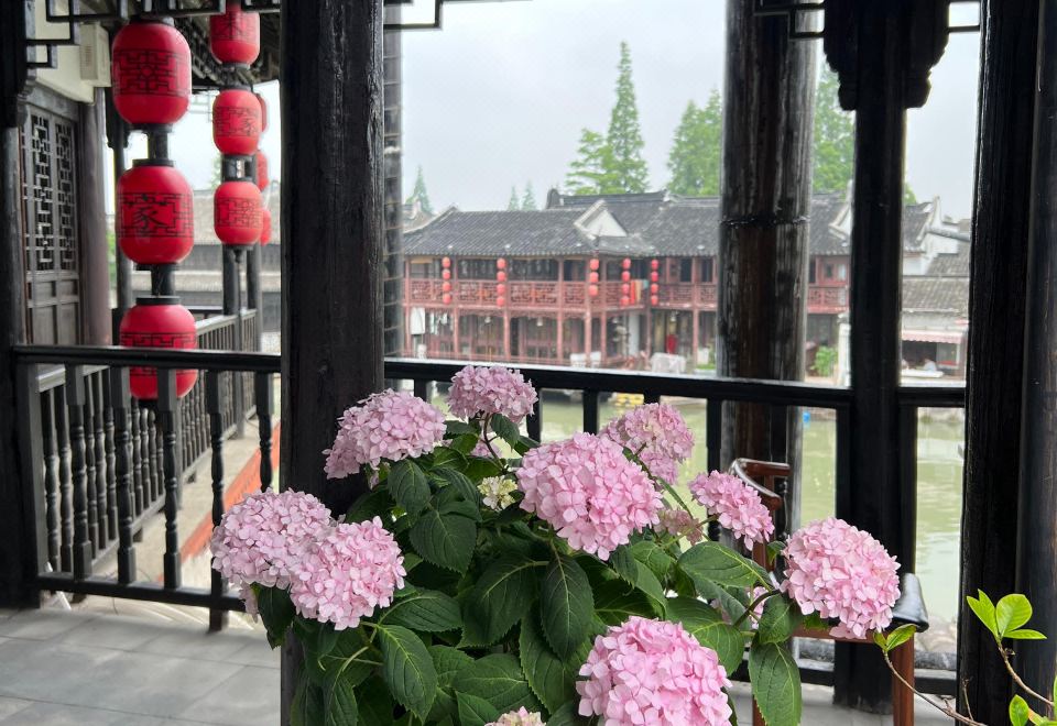 Shanghai Helong Shuyi Cultural Homestay