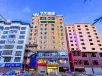 7Days Inn Hotel (Zhaotong Airport & Shenggeng Cultural Park Branch) 昭陽区のホテル