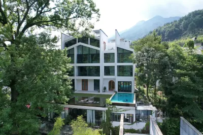 Floral Lux Hotel · Huangshan warm wood hotel Hotels near Emerald Valley