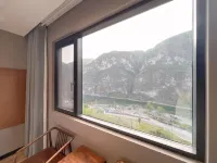 โรงแรมตงเหอ ลี่จิง - วิวภูเขา