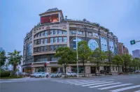 Teng hui Hotel Отели рядом с достопримечательностью «Луцзянь Бич»