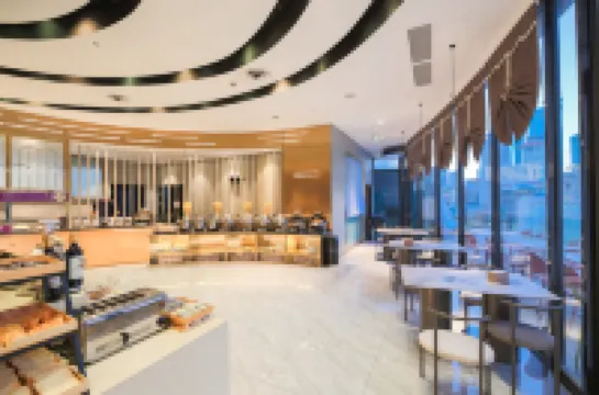 Mercure Hotel (Zhongshan Road Pedestrian Street Seaview)