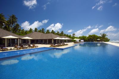 屋外プール アトモスフィア カニフシ モルディブの写真