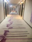 Qianguo Yifeng Hotel