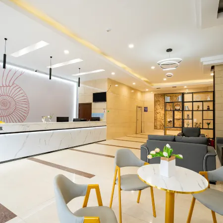Shell Hotel (Yulin Yufu Road Commercial Market)