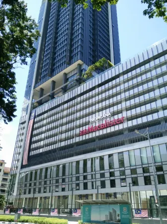 Tropicana 218 Macalister by ALV Suites