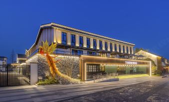 Xiazhu Lake hotel