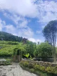 Zhangjiajie perch tree house Отели рядом с достопримечательностью «Хуан Ши Цзяо»