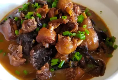 Xuemanshan  lnn Xuexiang Отели рядом с достопримечательностью «Xuexiang National Forest Park»