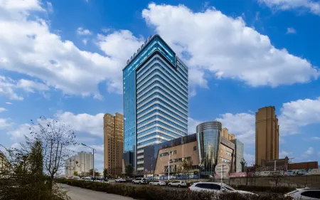 Urumqi Jianguo Palace Hotel Отели рядом с достопримечательностью «Xinjiang Institute of Light Industry Technology»