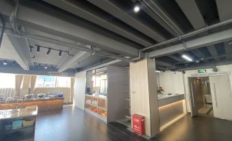 Minfeng International Hotel - Housity
