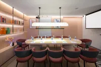Kainuo Hotel (Guangzhou Shangxiajiu Pedestrian Street Ximenkou Metro Station Branch)