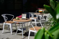 Lijiang Old Town Man Island Coffee & Stay (Free Coffee &tea，Self-service Laundry &Drying)